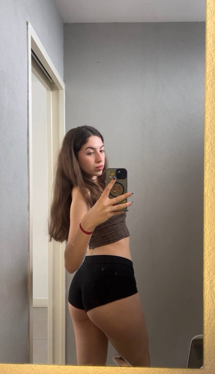 Amber in her underwear in Yichang