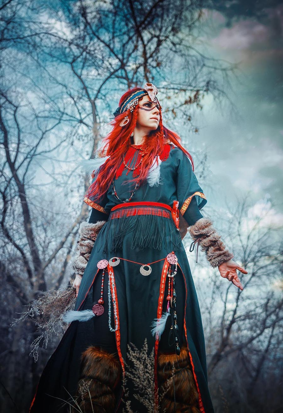 Girls in Slavic costumes underwear in Yichang