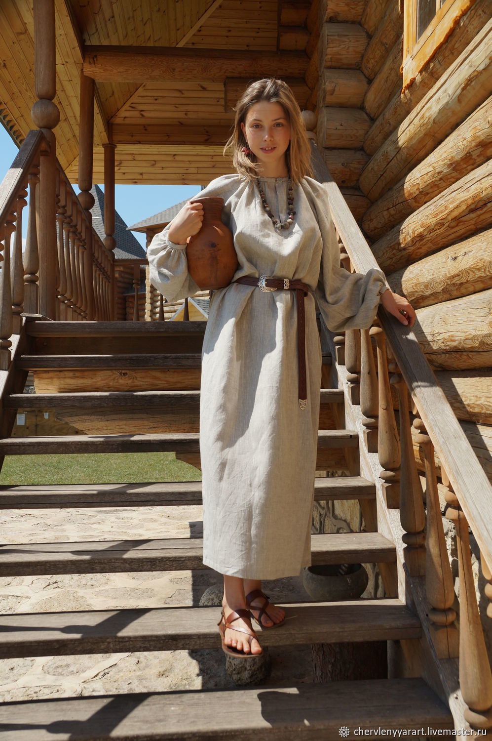 Girls in Slavic costumes in Yichang